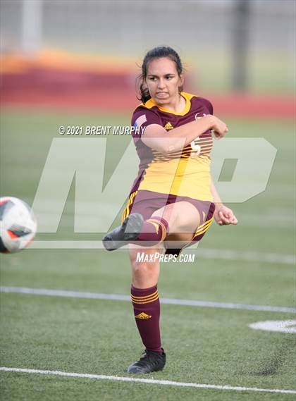 Thumbnail 1 in Holy Family @ Windsor (CHSAA 4A Quarterfinals) photogallery.