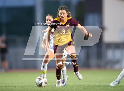 Thumbnail 3 in Holy Family @ Windsor (CHSAA 4A Quarterfinals) photogallery.
