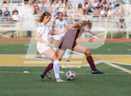 Thumbnail 2 in Holy Family @ Windsor (CHSAA 4A Quarterfinals) photogallery.