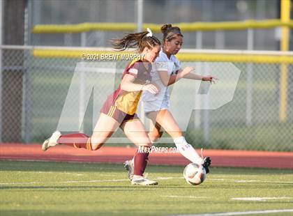 Thumbnail 2 in Holy Family @ Windsor (CHSAA 4A Quarterfinals) photogallery.