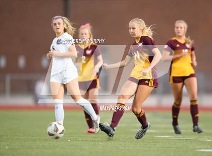 Thumbnail 3 in Holy Family @ Windsor (CHSAA 4A Quarterfinals) photogallery.