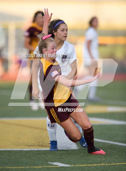 Thumbnail 3 in Holy Family @ Windsor (CHSAA 4A Quarterfinals) photogallery.