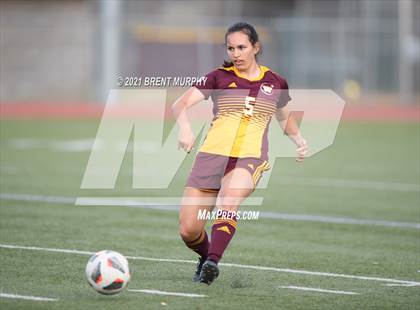 Thumbnail 2 in Holy Family @ Windsor (CHSAA 4A Quarterfinals) photogallery.