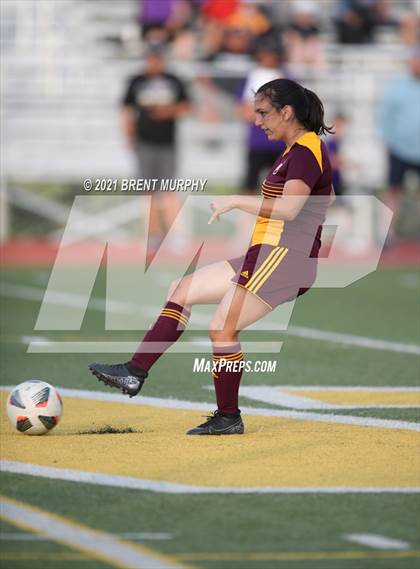 Thumbnail 1 in Holy Family @ Windsor (CHSAA 4A Quarterfinals) photogallery.