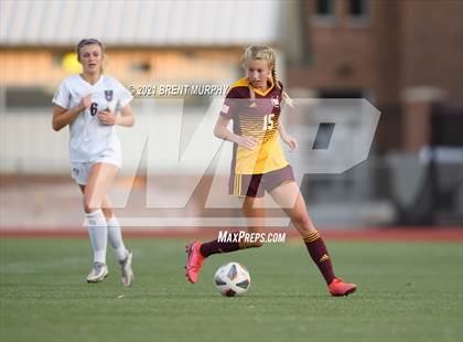 Thumbnail 2 in Holy Family @ Windsor (CHSAA 4A Quarterfinals) photogallery.