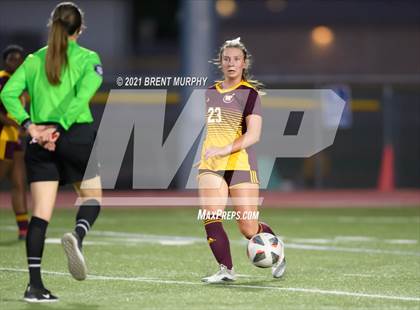 Thumbnail 3 in Holy Family @ Windsor (CHSAA 4A Quarterfinals) photogallery.