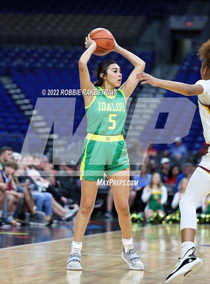 Thumbnail 2 in Fairfield vs. Idalou (UIL 3A State Semifinal) photogallery.