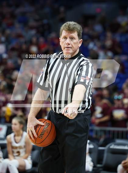 Thumbnail 3 in Fairfield vs. Idalou (UIL 3A State Semifinal) photogallery.