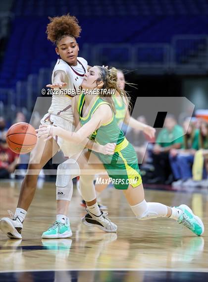 Thumbnail 1 in Fairfield vs. Idalou (UIL 3A State Semifinal) photogallery.