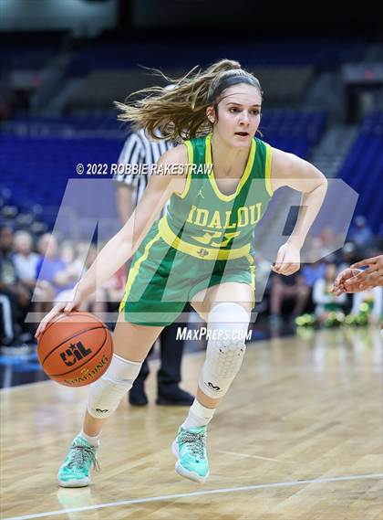 Thumbnail 2 in Fairfield vs. Idalou (UIL 3A State Semifinal) photogallery.