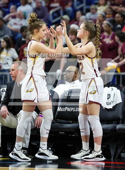 Thumbnail 1 in Fairfield vs. Idalou (UIL 3A State Semifinal) photogallery.