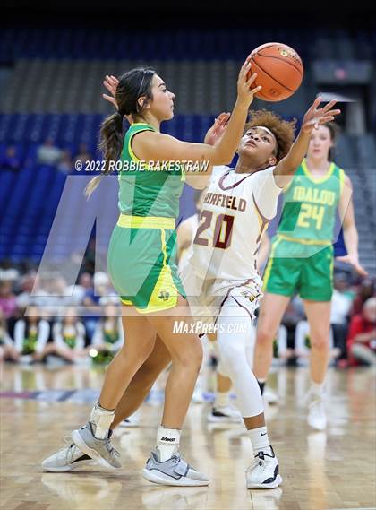 Thumbnail 2 in Fairfield vs. Idalou (UIL 3A State Semifinal) photogallery.