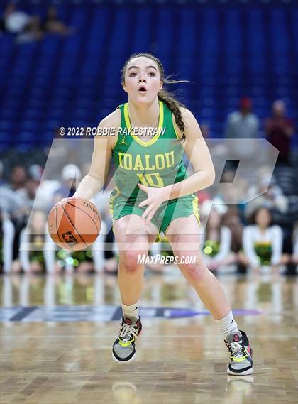 Thumbnail 1 in Fairfield vs. Idalou (UIL 3A State Semifinal) photogallery.