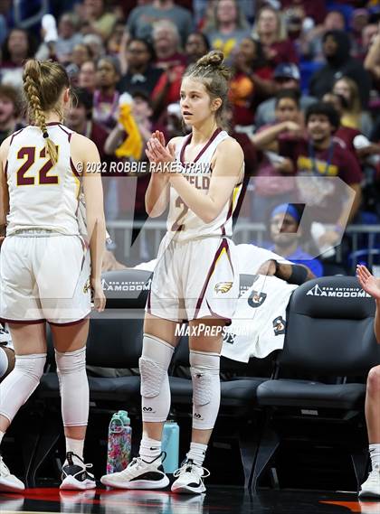 Thumbnail 1 in Fairfield vs. Idalou (UIL 3A State Semifinal) photogallery.