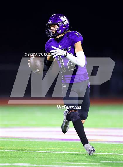 Thumbnail 3 in Bellflower vs. Norwalk photogallery.