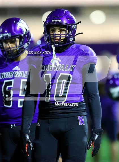 Thumbnail 3 in Bellflower vs. Norwalk photogallery.