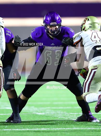 Thumbnail 1 in Bellflower vs. Norwalk photogallery.