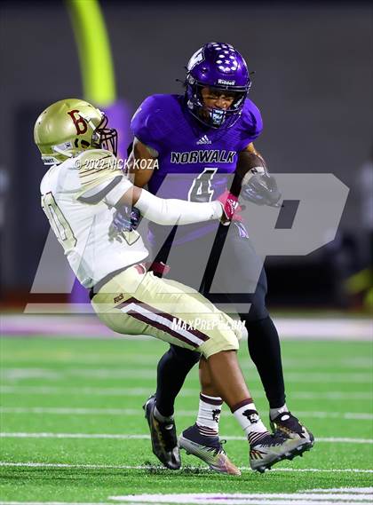 Thumbnail 3 in Bellflower vs. Norwalk photogallery.