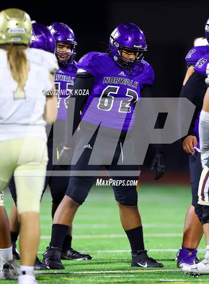 Thumbnail 3 in Bellflower vs. Norwalk photogallery.