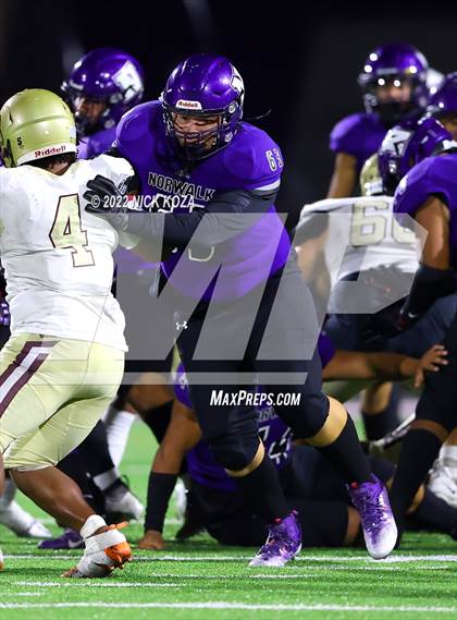 Thumbnail 3 in Bellflower vs. Norwalk photogallery.