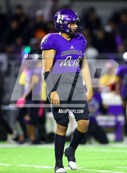 Thumbnail 2 in Bellflower vs. Norwalk photogallery.
