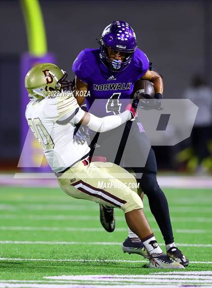 Thumbnail 1 in Bellflower vs. Norwalk photogallery.
