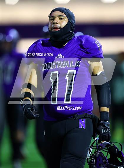 Thumbnail 2 in Bellflower vs. Norwalk photogallery.