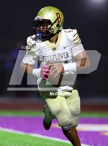 Thumbnail 2 in Bellflower vs. Norwalk photogallery.