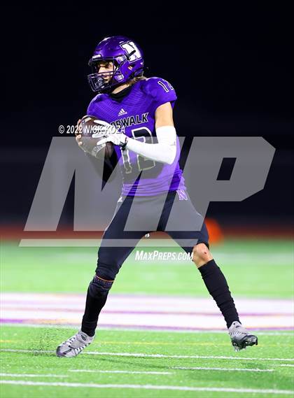 Thumbnail 2 in Bellflower vs. Norwalk photogallery.