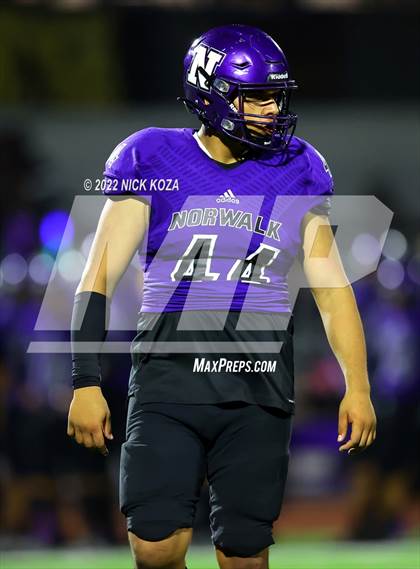 Thumbnail 3 in Bellflower vs. Norwalk photogallery.