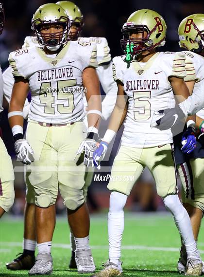 Thumbnail 3 in Bellflower vs. Norwalk photogallery.