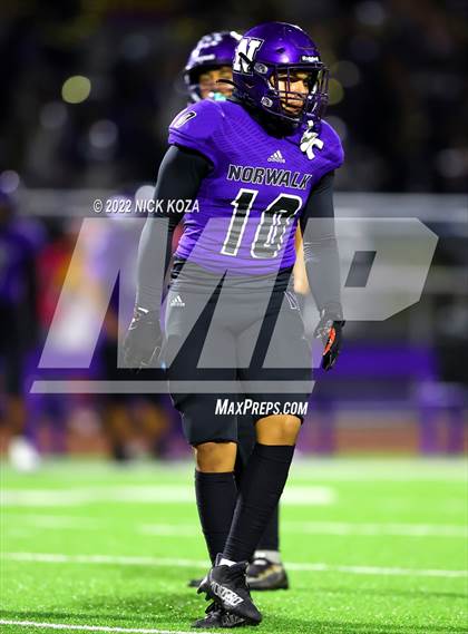 Thumbnail 2 in Bellflower vs. Norwalk photogallery.