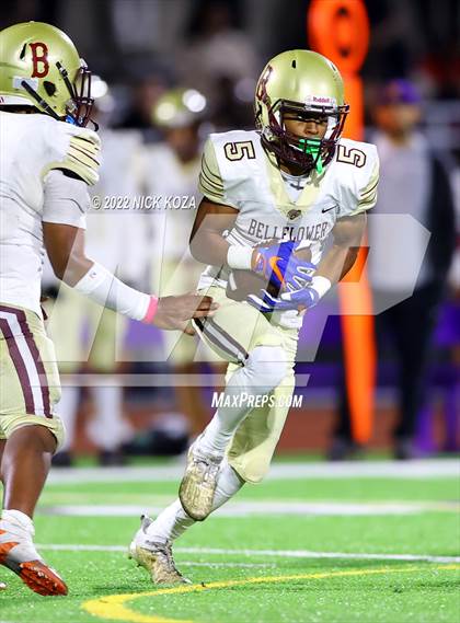 Thumbnail 3 in Bellflower vs. Norwalk photogallery.