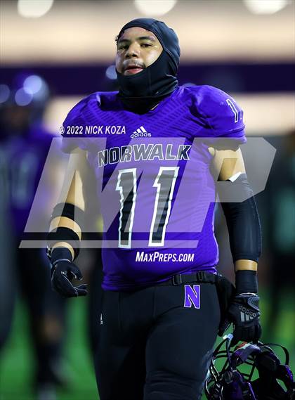 Thumbnail 3 in Bellflower vs. Norwalk photogallery.