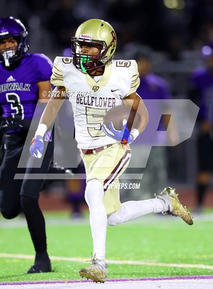 Thumbnail 2 in Bellflower vs. Norwalk photogallery.