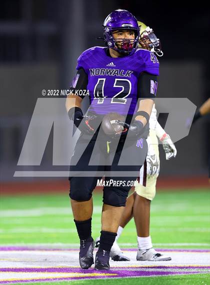 Thumbnail 2 in Bellflower vs. Norwalk photogallery.