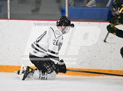 Thumbnail 1 in Hamden vs. Xavier (CIAC D1 Quarterfinal) photogallery.