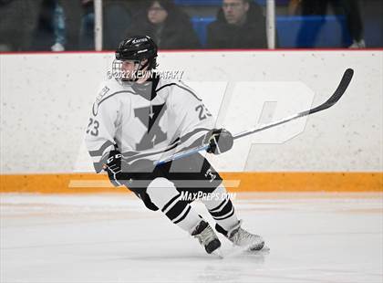 Thumbnail 1 in Hamden vs. Xavier (CIAC D1 Quarterfinal) photogallery.