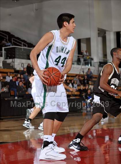 Thumbnail 3 in Northview vs. Damien (So Cal Shootout) photogallery.
