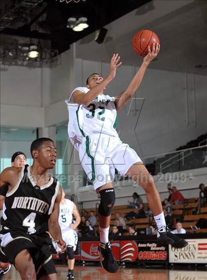 Thumbnail 2 in Northview vs. Damien (So Cal Shootout) photogallery.