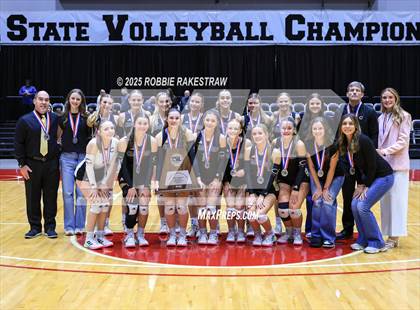 Thumbnail 1 in Iola vs. Crawford (UIL 2A D2 Volleyball Final Medal Ceremony) photogallery.