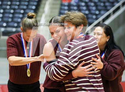 Thumbnail 3 in Iola vs. Crawford (UIL 2A D2 Volleyball Final Medal Ceremony) photogallery.