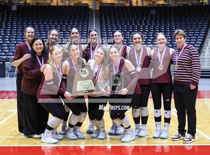 Thumbnail 1 in Iola vs. Crawford (UIL 2A D2 Volleyball Final Medal Ceremony) photogallery.