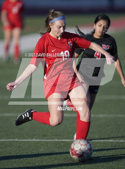 Thumbnail 2 in Henderson vs Grapevine (GCISD Tournament) photogallery.