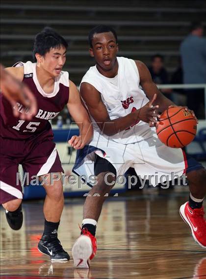 Thumbnail 1 in Atascocita vs Katy Cinco Ranch (McDonald's Texas Invitational) photogallery.