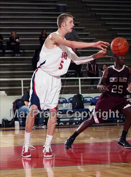 Thumbnail 2 in Atascocita vs Katy Cinco Ranch (McDonald's Texas Invitational) photogallery.