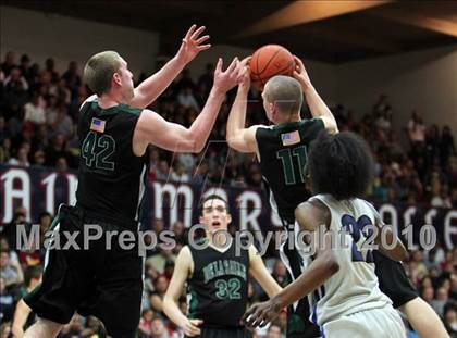 Thumbnail 3 in Newark Memorial vs. De La Salle (CIF NCS D1 Final) photogallery.