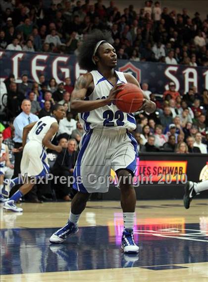 Thumbnail 2 in Newark Memorial vs. De La Salle (CIF NCS D1 Final) photogallery.