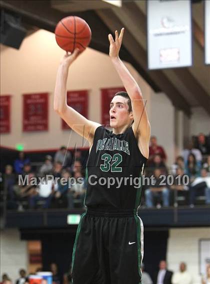 Thumbnail 1 in Newark Memorial vs. De La Salle (CIF NCS D1 Final) photogallery.
