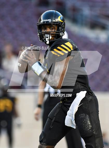 Thumbnail 3 in Midway vs. Klein Oak (UIL 6A Regional Playoff) photogallery.